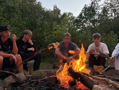 Bål