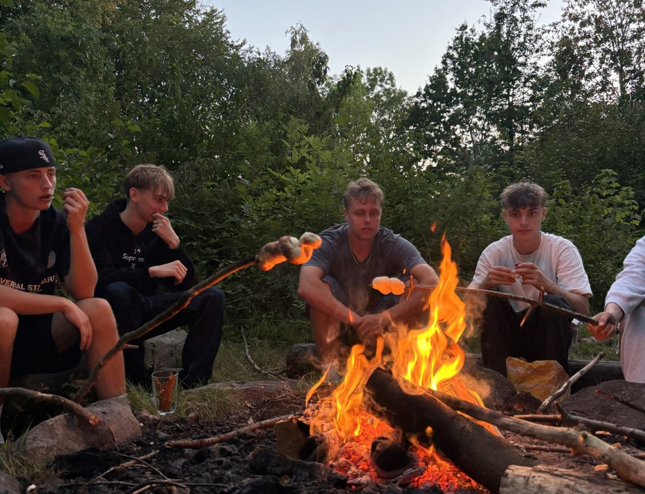 Bål
