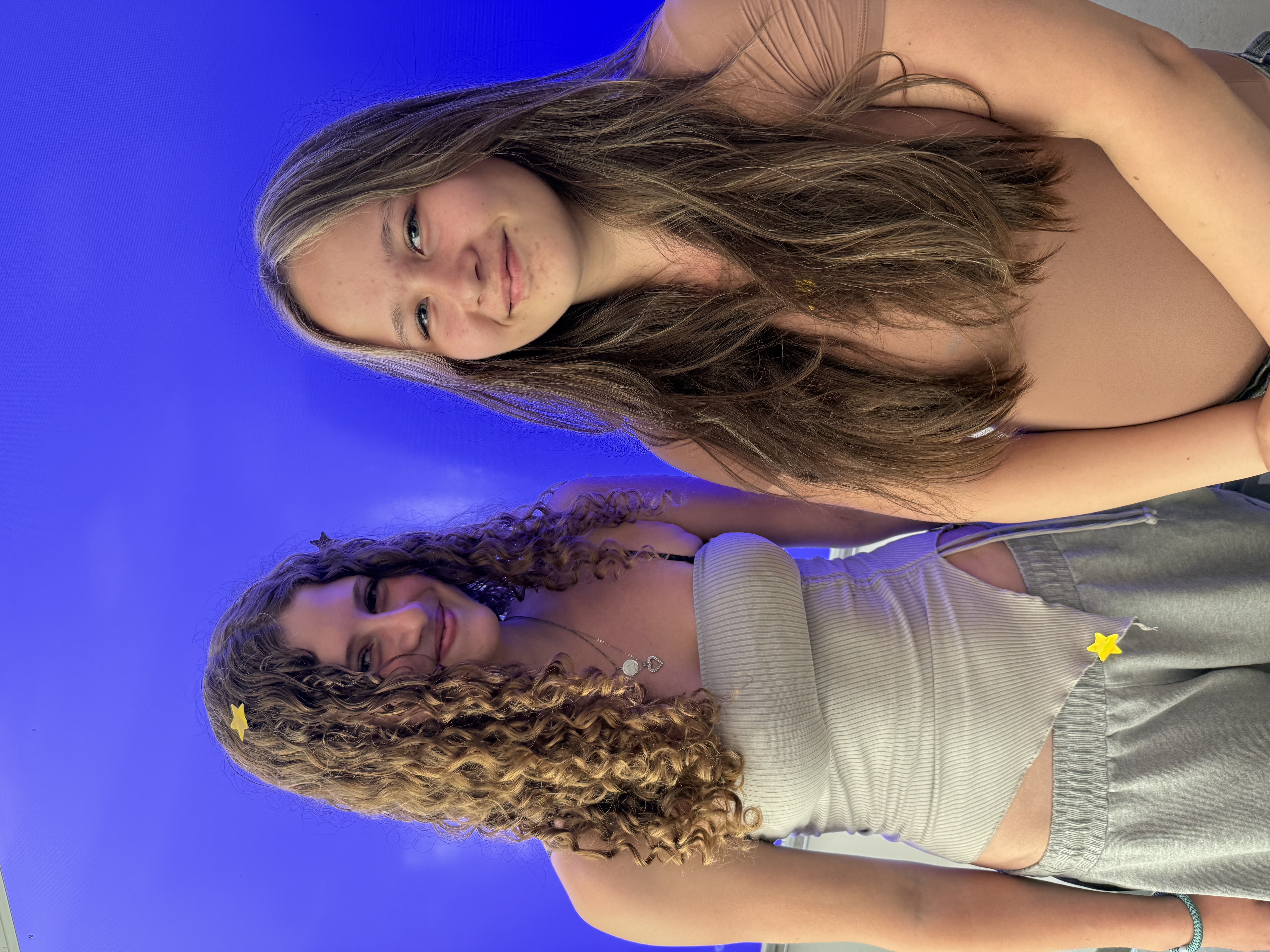 Bunja Lübinski Og Olivia Green Rathlouskolen 8B